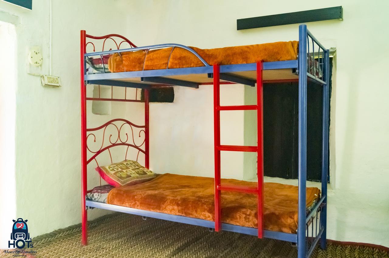 Hots Nainital Hostel Patwa Dunga Εξωτερικό φωτογραφία